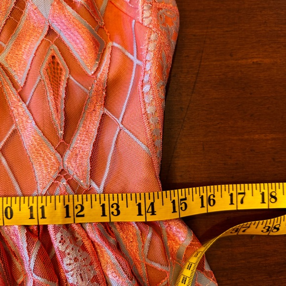 BCBGMaxAzria NWT size 8 Megyn coral combo lace mini dress - Picture 15 of 16